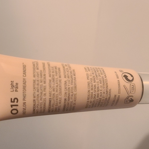 Revlon photoready candid concealer - Picture 3 of 3